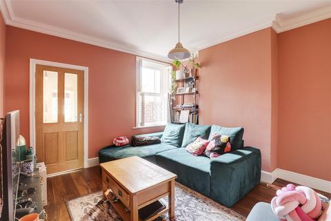 2 bedroom terraced house for sale, Highfield Grove, West Bridgford NG2