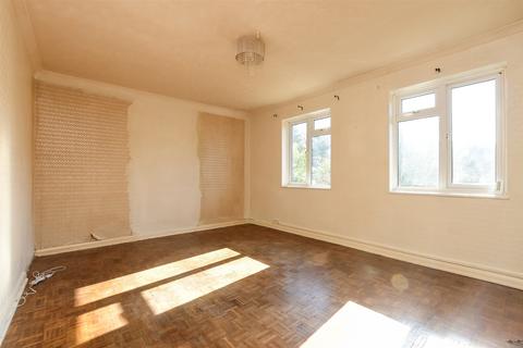 3 bedroom end of terrace house for sale, Stafford Road, Caterham CR3