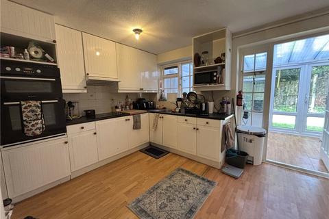 129 Larksfield, Englefield Green, Egham, TW20 0RA