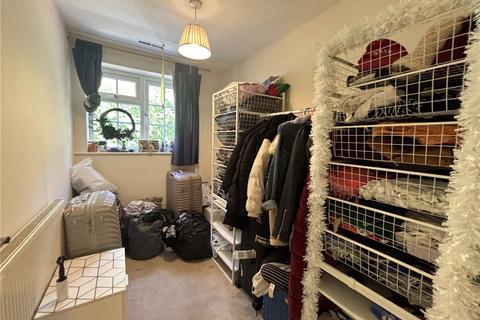 129 Larksfield, Englefield Green, Egham, TW20 0RA