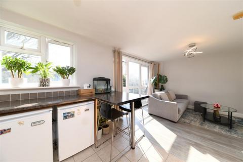 1 bedroom flat for sale, Ingleside Drive, Stevenage