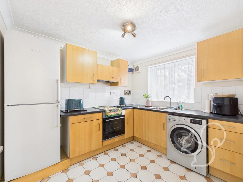 CAM01659 G0-PR0396-STILL011.jpg