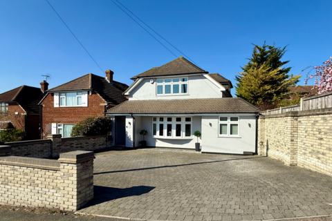 2 Arcadia Road, Istead Rise, Gravesend, DA13 9EH