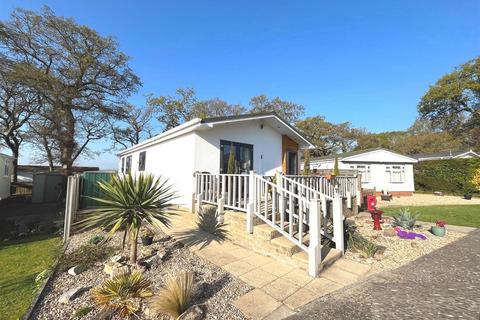 2 bedroom detached bungalow for sale, Folly Lane, East Cowes