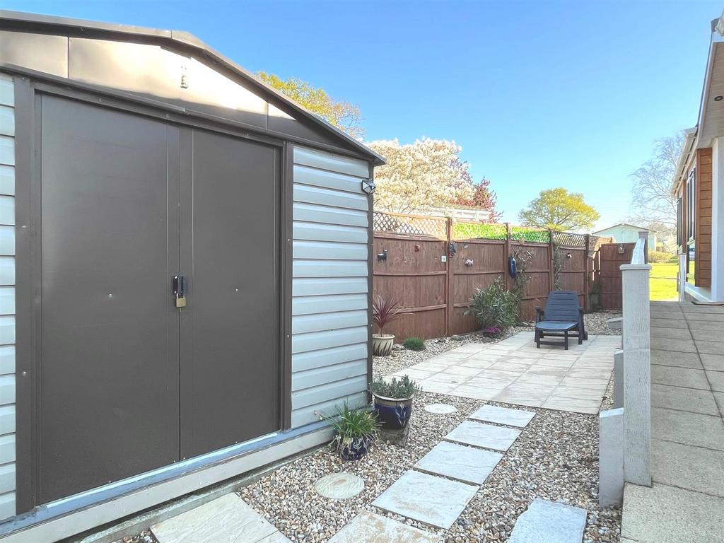 Storage and side garden
