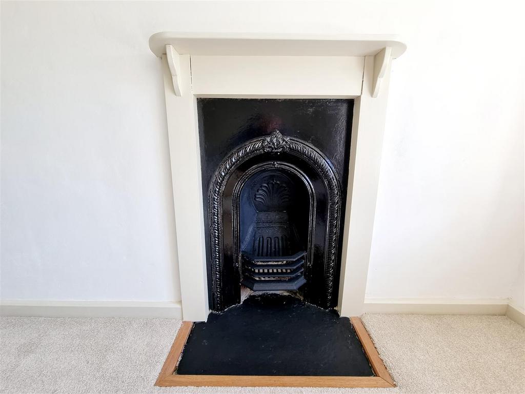 Bed 1 fireplace.jpg