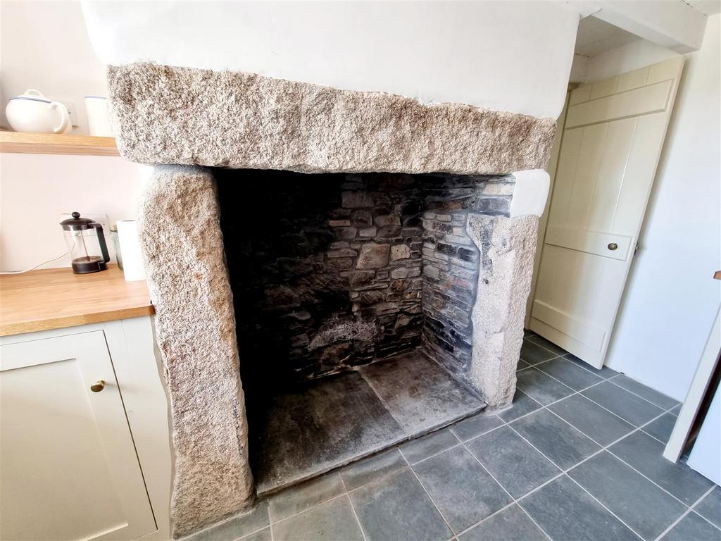 Kitcxhen fireplace.jpg