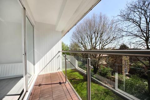 3 bedroom apartment for sale, Elm Avenue, W5