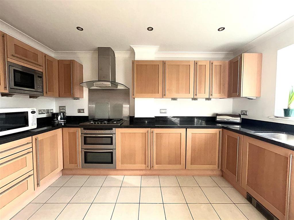 Fitted kitchen