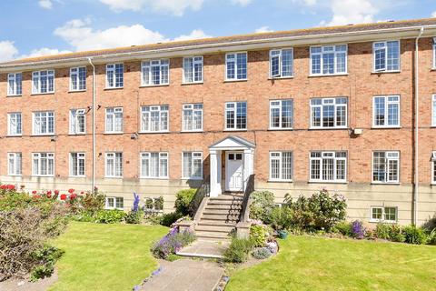 2 bedroom ground floor flat for sale, Hume Court, Hythe CT21