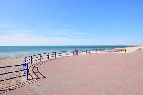 2 bedroom ground floor flat for sale, Hume Court, Hythe CT21