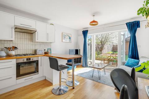 Flat 4, 92 Beulah Road, Thornton Heath, CR7 8JF