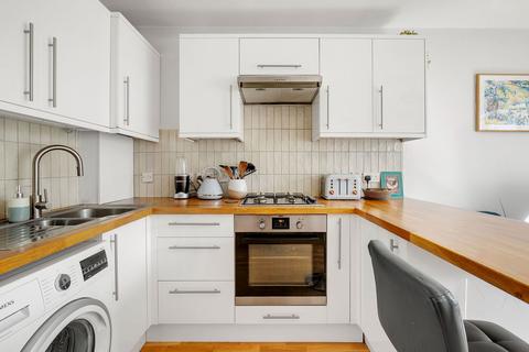 Flat 4, 92 Beulah Road, Thornton Heath, CR7 8JF