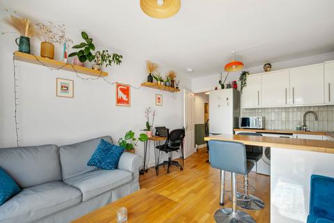 Flat 4, 92 Beulah Road, Thornton Heath, CR7 8JF