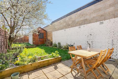 Flat 4, 92 Beulah Road, Thornton Heath, CR7 8JF