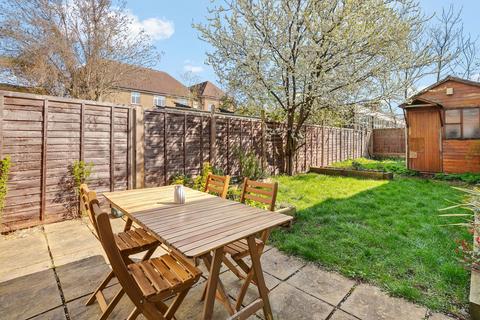 Flat 4, 92 Beulah Road, Thornton Heath, CR7 8JF