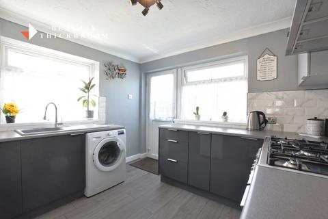 2 bedroom chalet for sale, Jubilee Avenue, Clacton-on-Sea