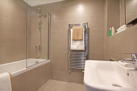4, Lansdowne Lodge Sutherland Road, London, W13 0DX