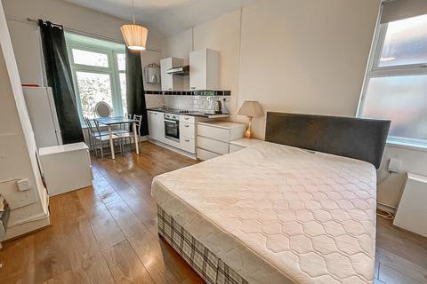 Studio to rent, Devonshire Road, Birmingham B20