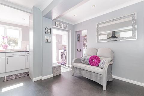 153 Green Walk, Crayford, Dartford, DA1 4JU
