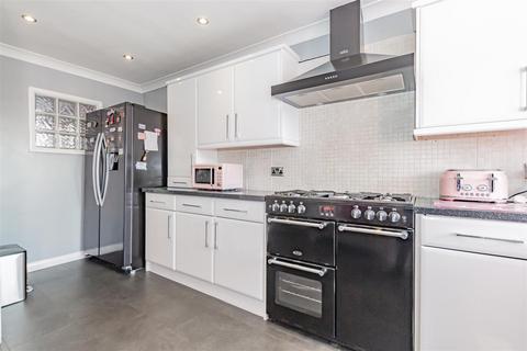 153 Green Walk, Crayford, Dartford, DA1 4JU
