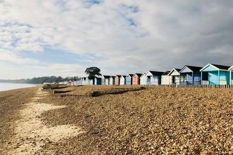 3 bedroom chalet for sale, Solent View, Calshot, Southampton, Hampshire, SO45
