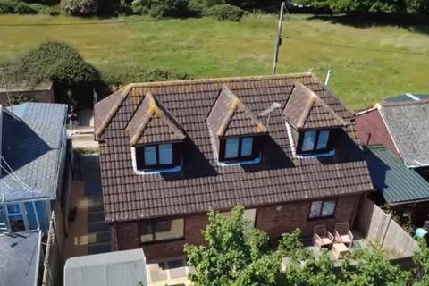 3 bedroom chalet for sale, Solent View, Calshot, Southampton, Hampshire, SO45