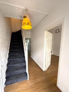 3 bedroom terraced house to rent, Varley Road Canning Town