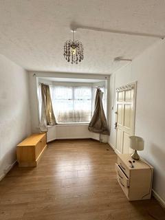 3 bedroom terraced house to rent, Varley Road Canning Town