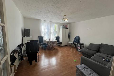 undefined, White Hart Lane, London N17