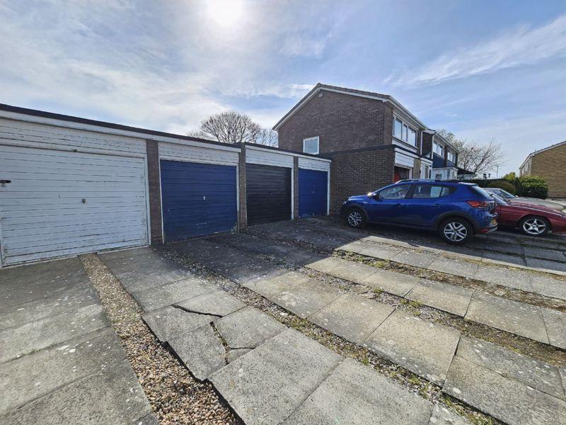 Garage/Driveway