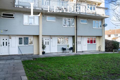 3 bedroom maisonette to rent, Fort Cumberland Road, Southsea