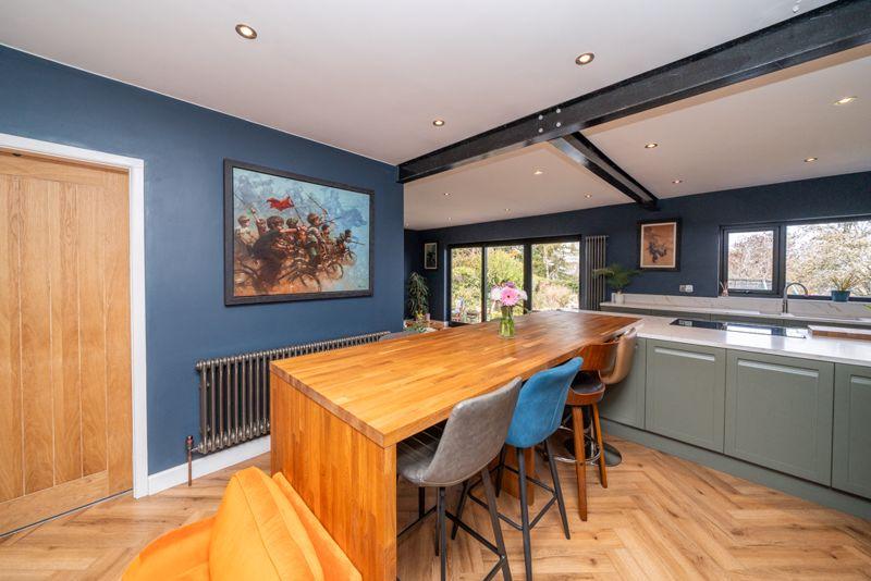 Dining/kitchen