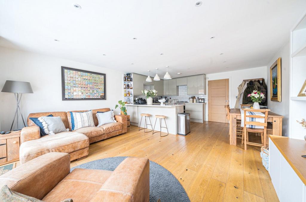 Kitchen/ Living