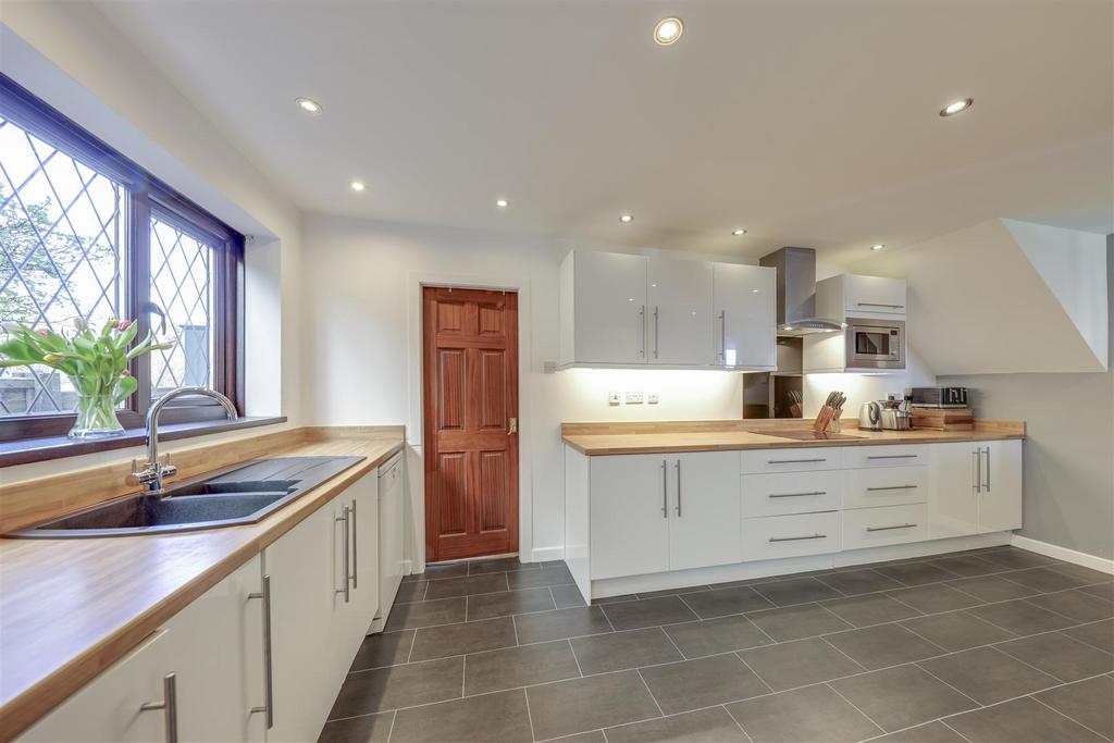 Kitchen Alt