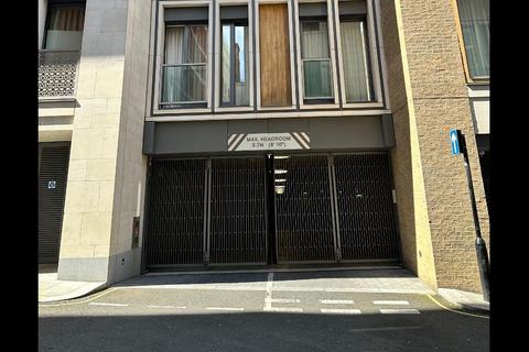 undefined, Temple, London WC2R