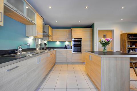 4 bedroom detached house for sale, Yew Tree Avenue, Chester CH1