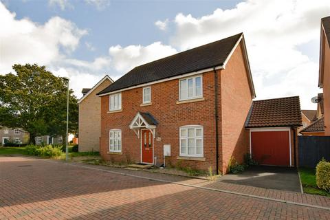 4 bedroom detached house to rent, Lily Close, Red Lodge
