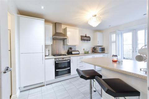 4 bedroom detached house to rent, Lily Close, Red Lodge