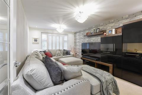 4 bedroom detached house to rent, Lily Close, Red Lodge