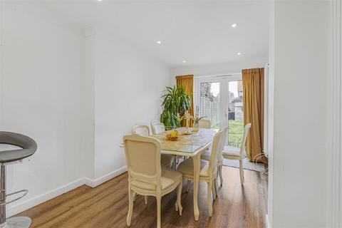 20 Harbour Avenue, Comberton, Cambridge, CB23 7DD