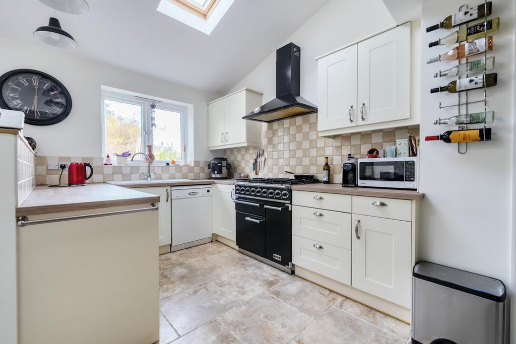 Kitchen Pic 1