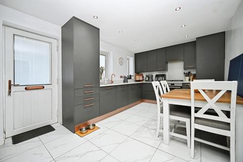 23 Kelcliffe Avenue, Guiseley, Leeds, LS20 9EW