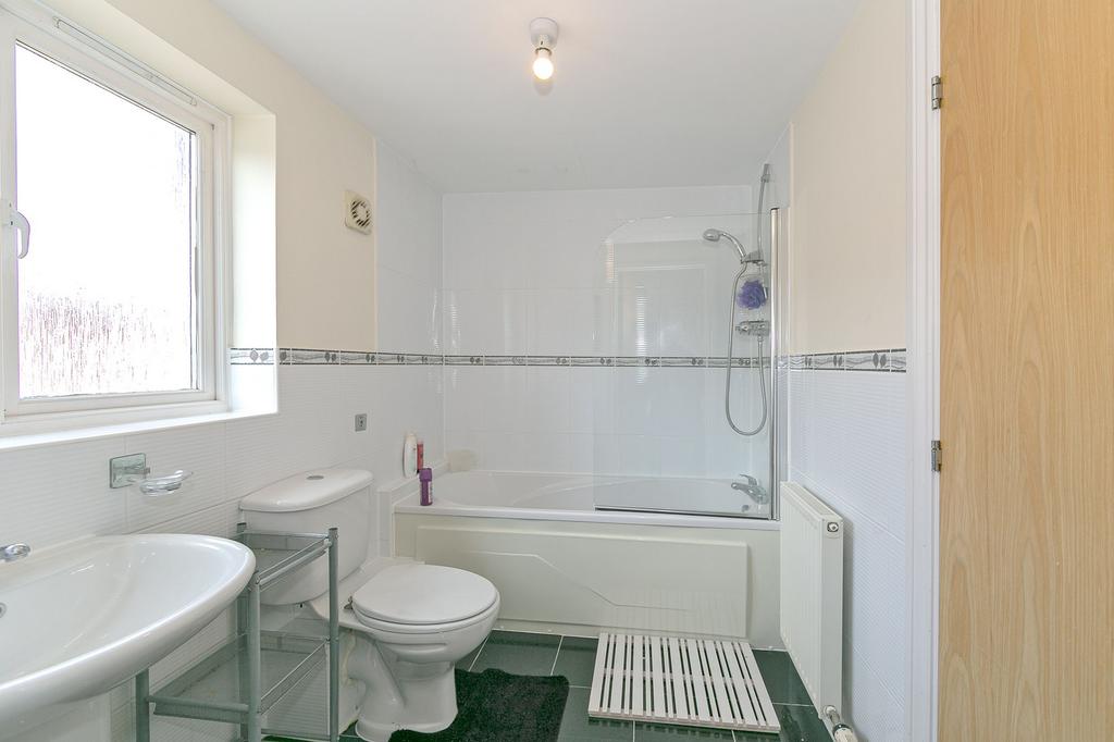 Jack &amp; Jill Ensuite