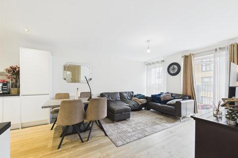 2 bedroom flat for sale, Rowland Road, London