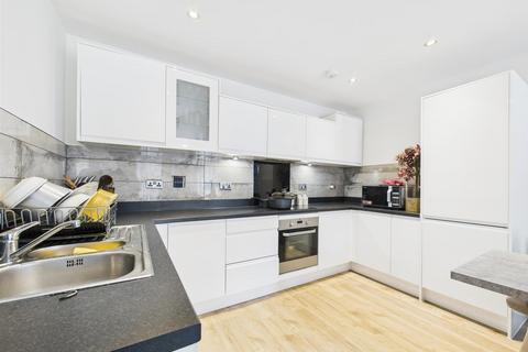 2 bedroom flat for sale, Rowland Road, London