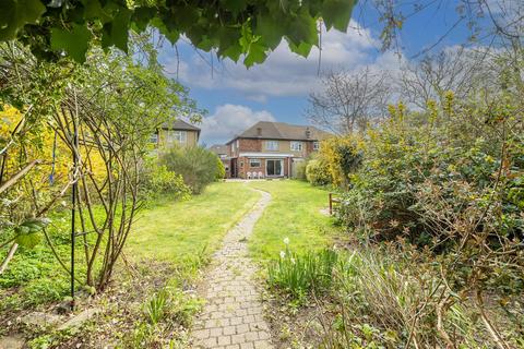 63 Barnfield Road, St Albans, AL4 9UD
