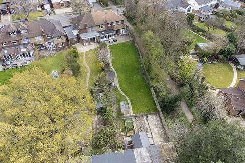 63 Barnfield Road, St Albans, AL4 9UD