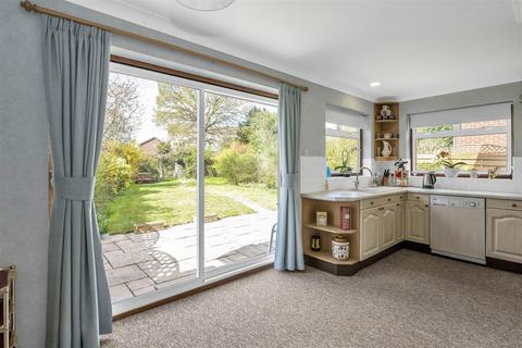 63 Barnfield Road, St Albans, AL4 9UD