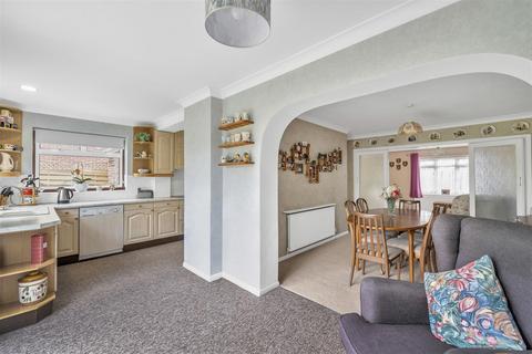 63 Barnfield Road, St Albans, AL4 9UD